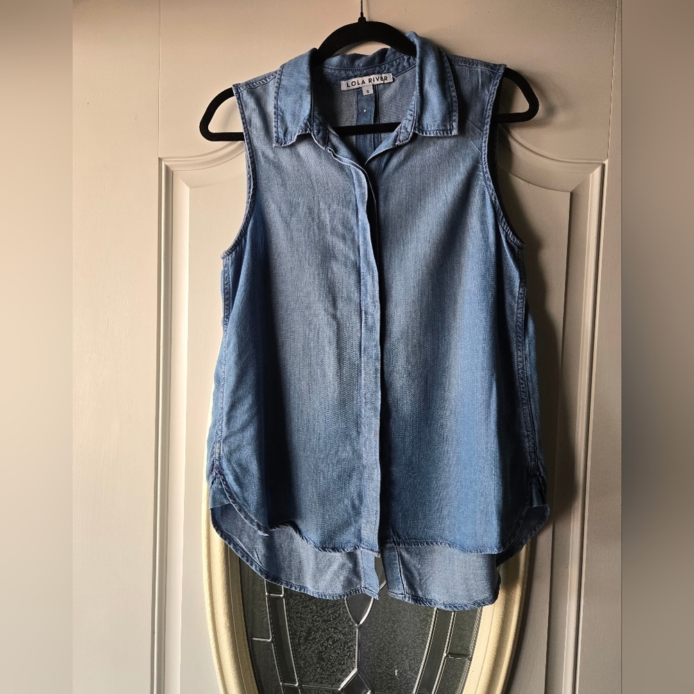 Lola River Tencel Chambray‎ Sleeveless Button-Back Blouse - Size Small